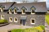 House in Dingle - Dingle Courtyard Cottages (4 Bed - Sleeps 8)