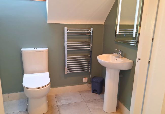 First Floor Bathroom in Dingle Harbour Cottages