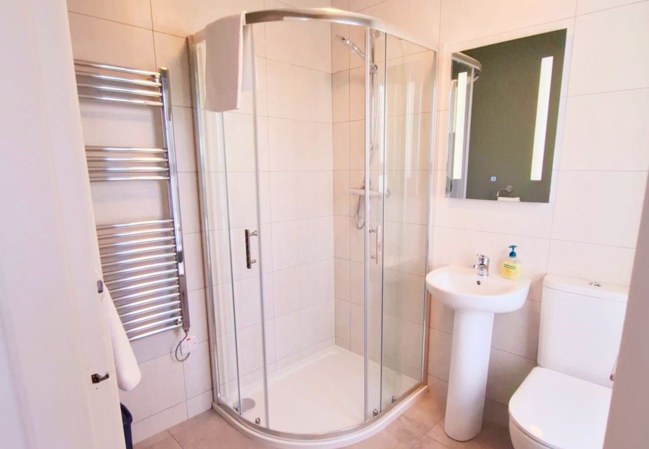 Ground Floor Bathroom in Dingle Harbour Cottages