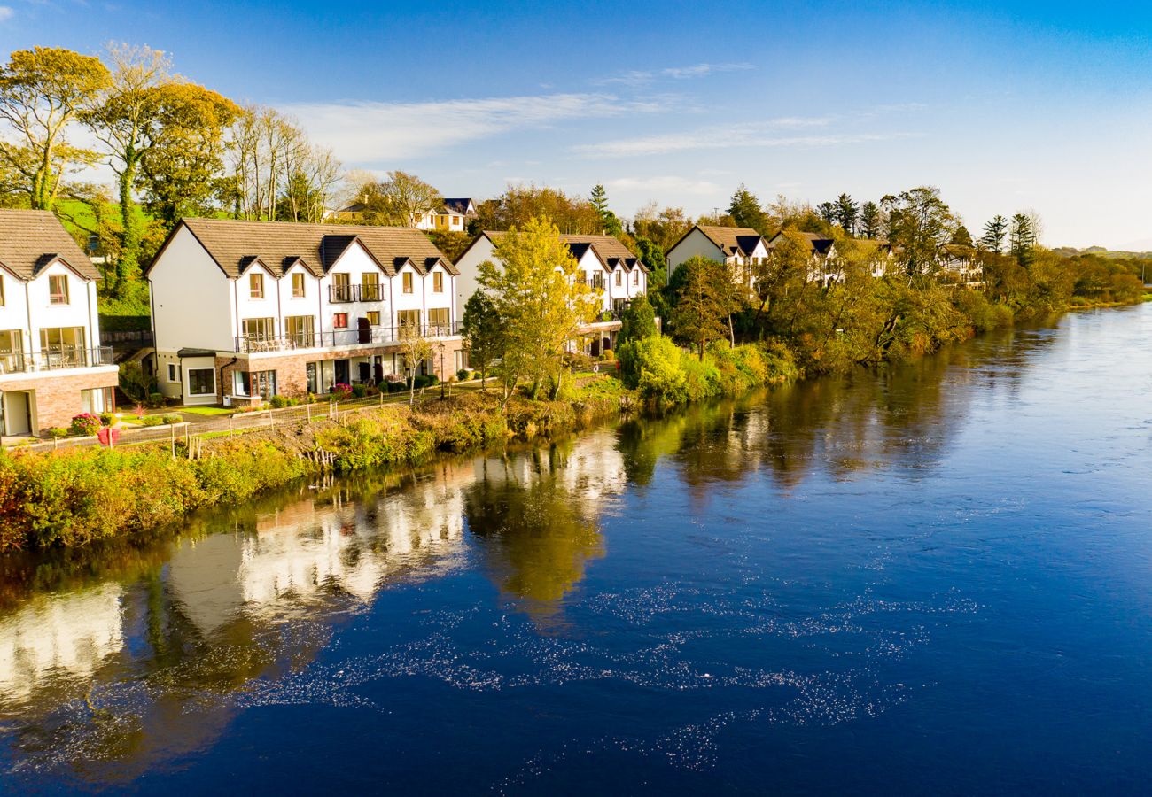 Grove Lodge Holiday Homes, Riverside Holiday Accommodation in Killorglin, County Kerry