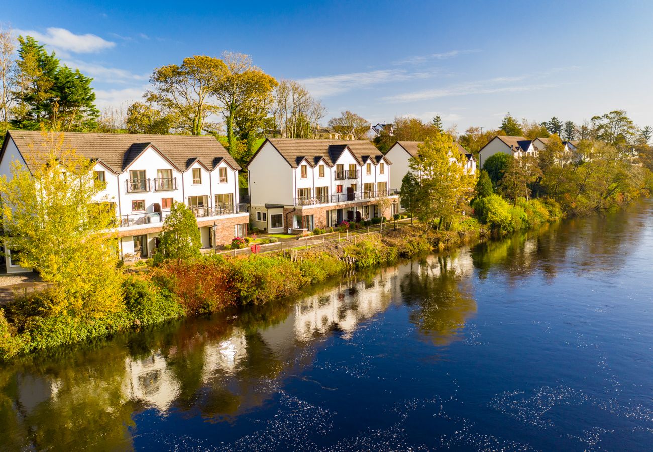 Grove Lodge Holiday Homes, Riverside Holiday Accommodation in Killorglin, County Kerry