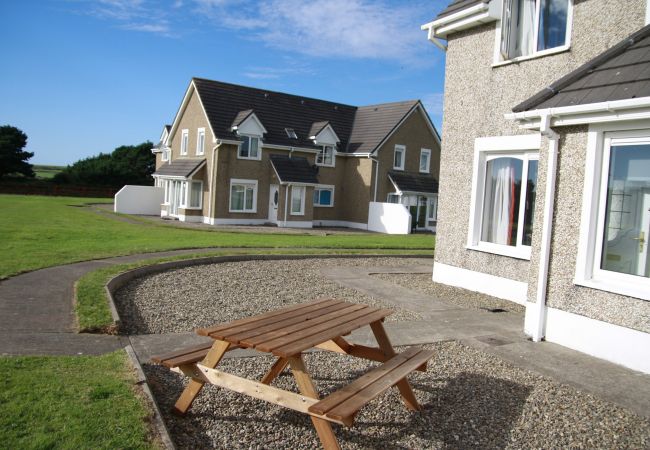 Moore Bay Holiday Village, Cluster of Seaside Holiday Accommodation in Kilkee County Clare