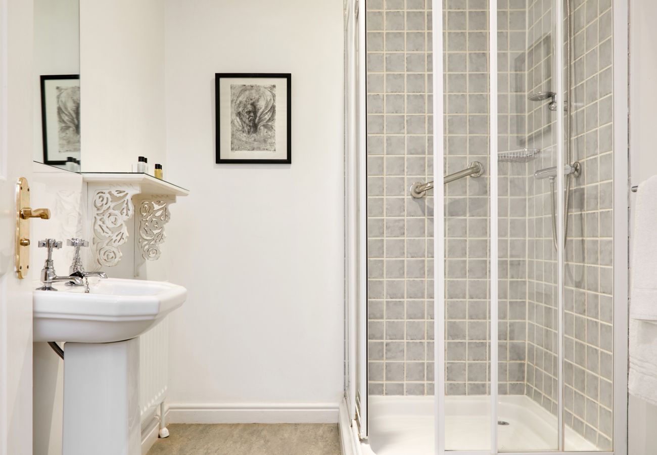 Bathroom with Shower Castle Leslie Mews County Monaghan Ireland