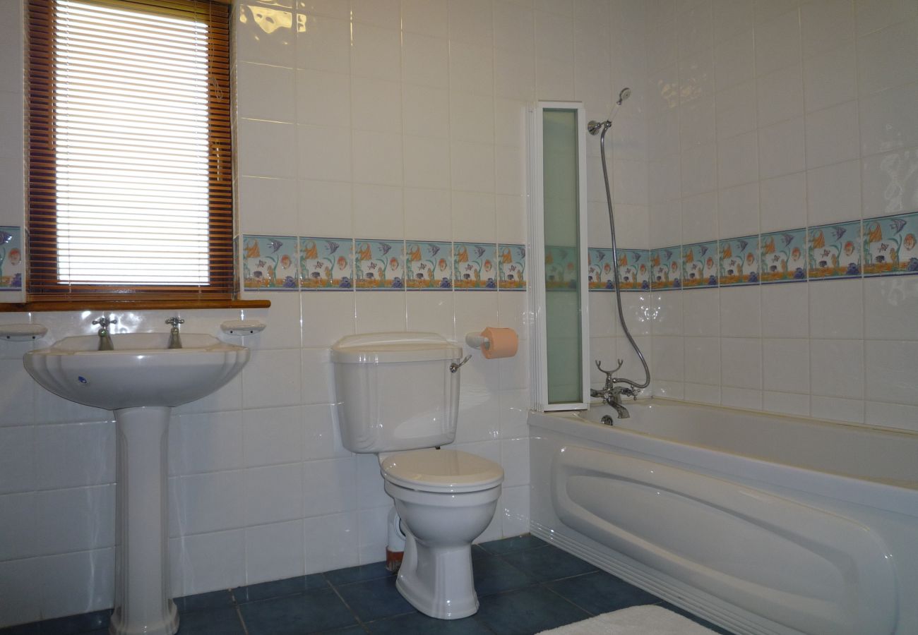 House in Oranmore - Galway Bay Holiday Lodge 