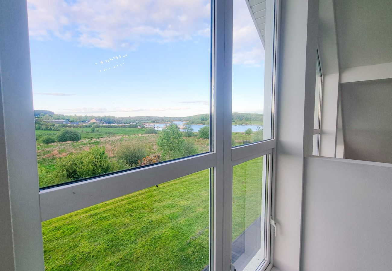 Riverrun Holiday Home No 15. Large window with great views to river. 