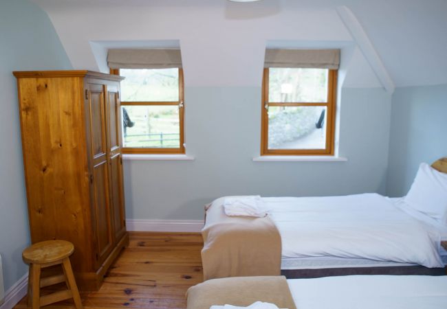House in Dingle - Dingle Courtyard Cottages (2 Bed - Sleeps 4)