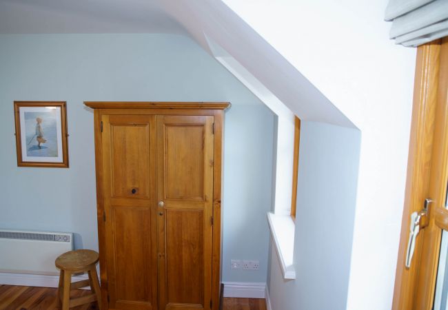 House in Dingle - Dingle Courtyard Cottages (2 Bed - Sleeps 4) House in Dingle - Dingle Courtyard Cottages (2 Bed - Sleeps 4)