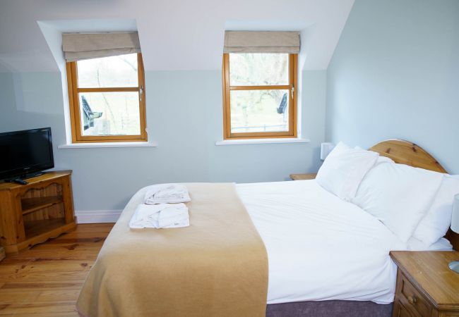 House in Dingle - Dingle Courtyard Cottages (2 Bed - Sleeps 4) House in Dingle - Dingle Courtyard Cottages (2 Bed - Sleeps 4)