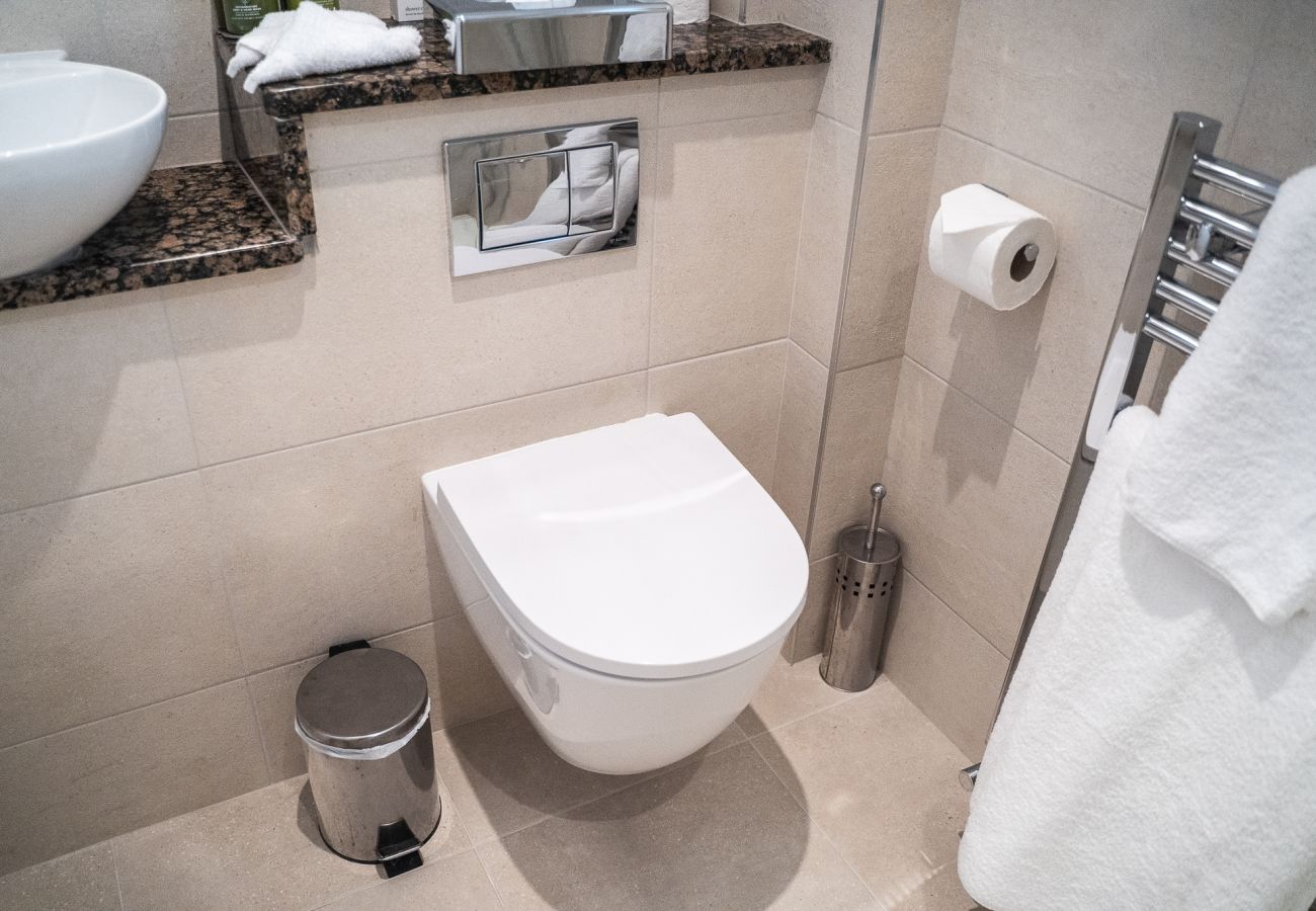 Johnstown Estate Holiday Lodges. Co Meath. Modern, bright, clean luxury bathroom. 