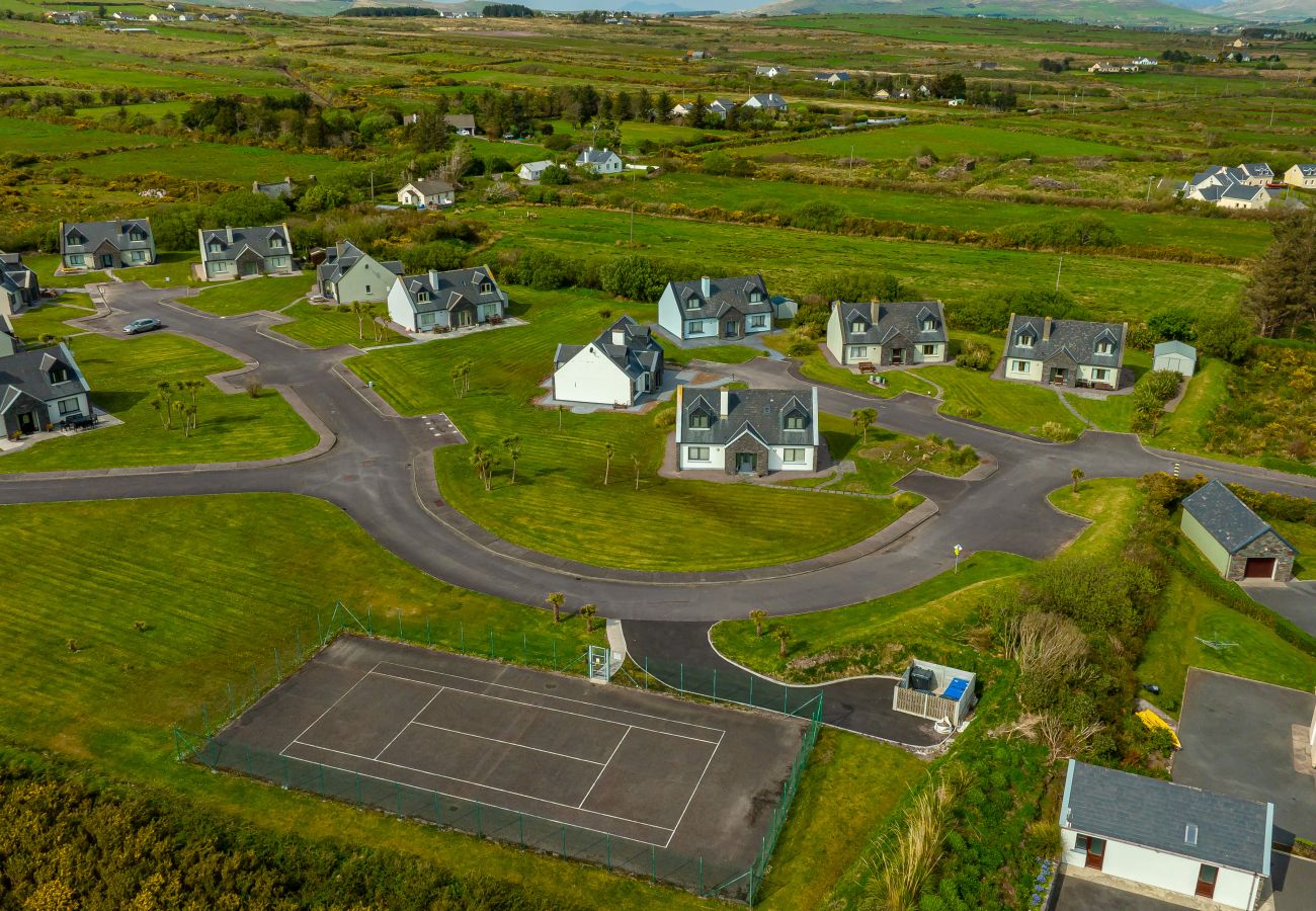 Stone Cottage Holiday Home Ballinskelligs, Seaside Holiday Accommodation Available in County Kerry