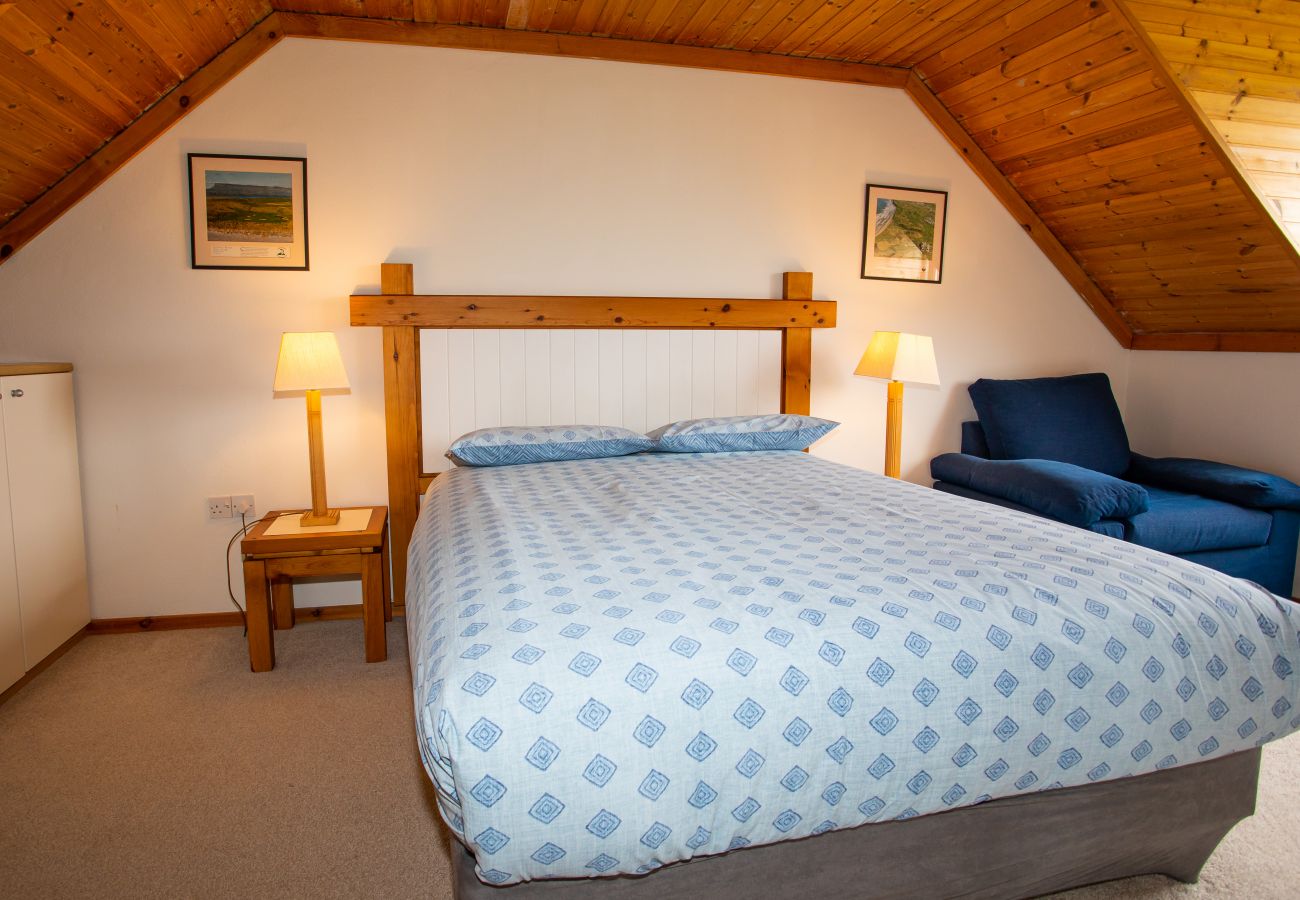 Stone Cottage Holiday Home, Sustainable Seaside Self-Catering Green Holiday Home Available in Ballinskelligs, County Kerry 