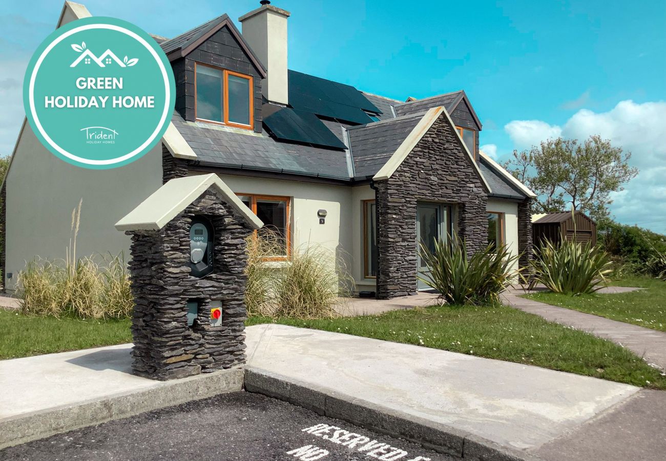 Stone Cottage Holiday Home, Sustainable Seaside Self-Catering Green Holiday Home Available in Ballinskelligs, County Kerry 