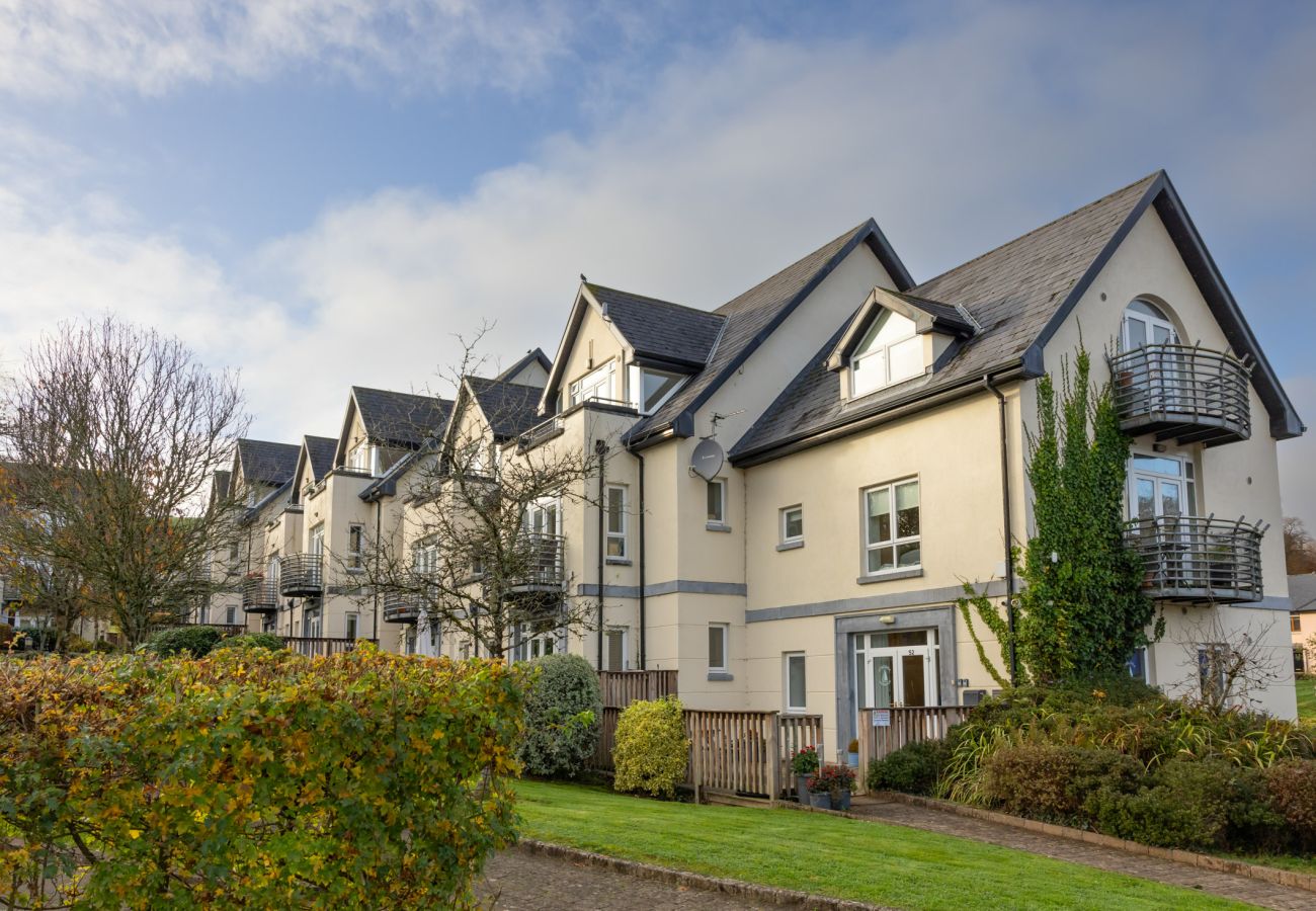 Harbour View Penthouse Kincora. Close to Kincora Harbour and Lough Derg.