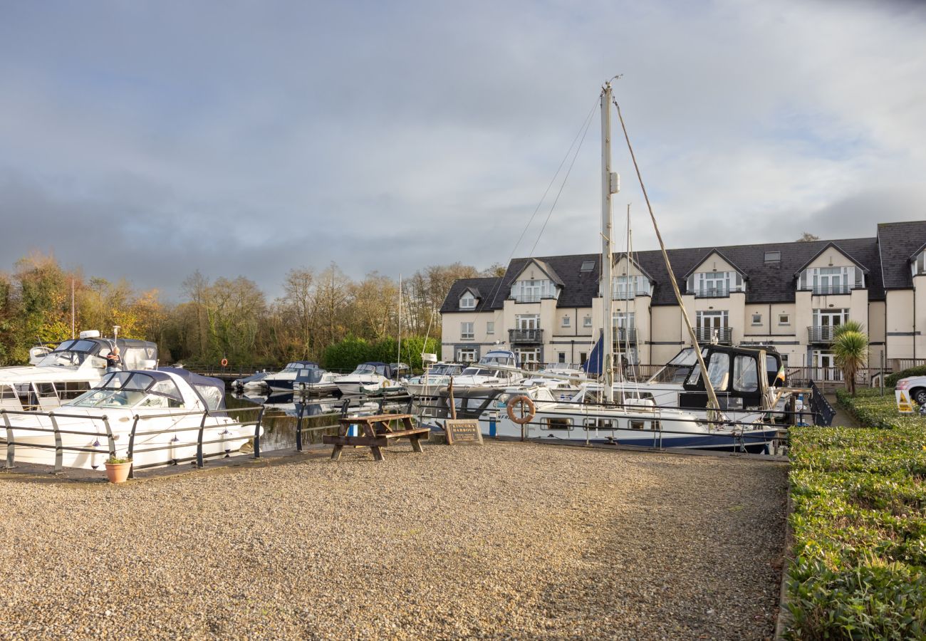 Harbourview Penthouse Apartment. Kincora. Local Marina, Lough Derg. Sailing boats. Killaloe.