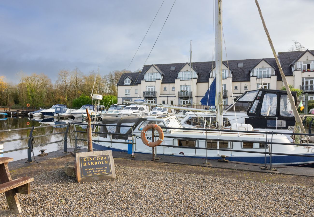 Harbourview Penthouse Apartment. Kincora. Marina, sailing boats. Lough Derg, Killaloe. 