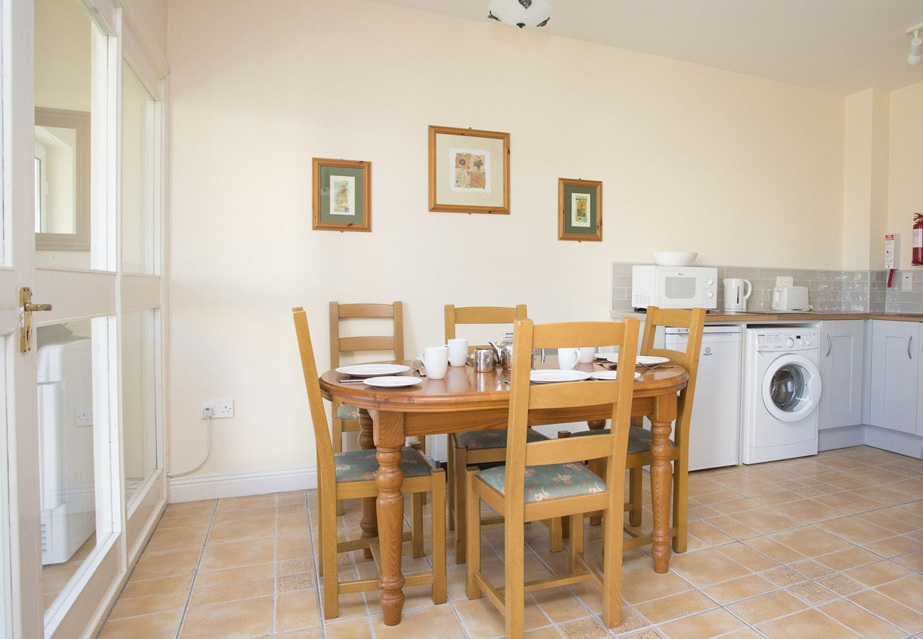 Kilkee Holiday Homes, Seaside Holiday Accommodation, Kilkee, County Clare, Ireland. Dining Area, modern kitchen.