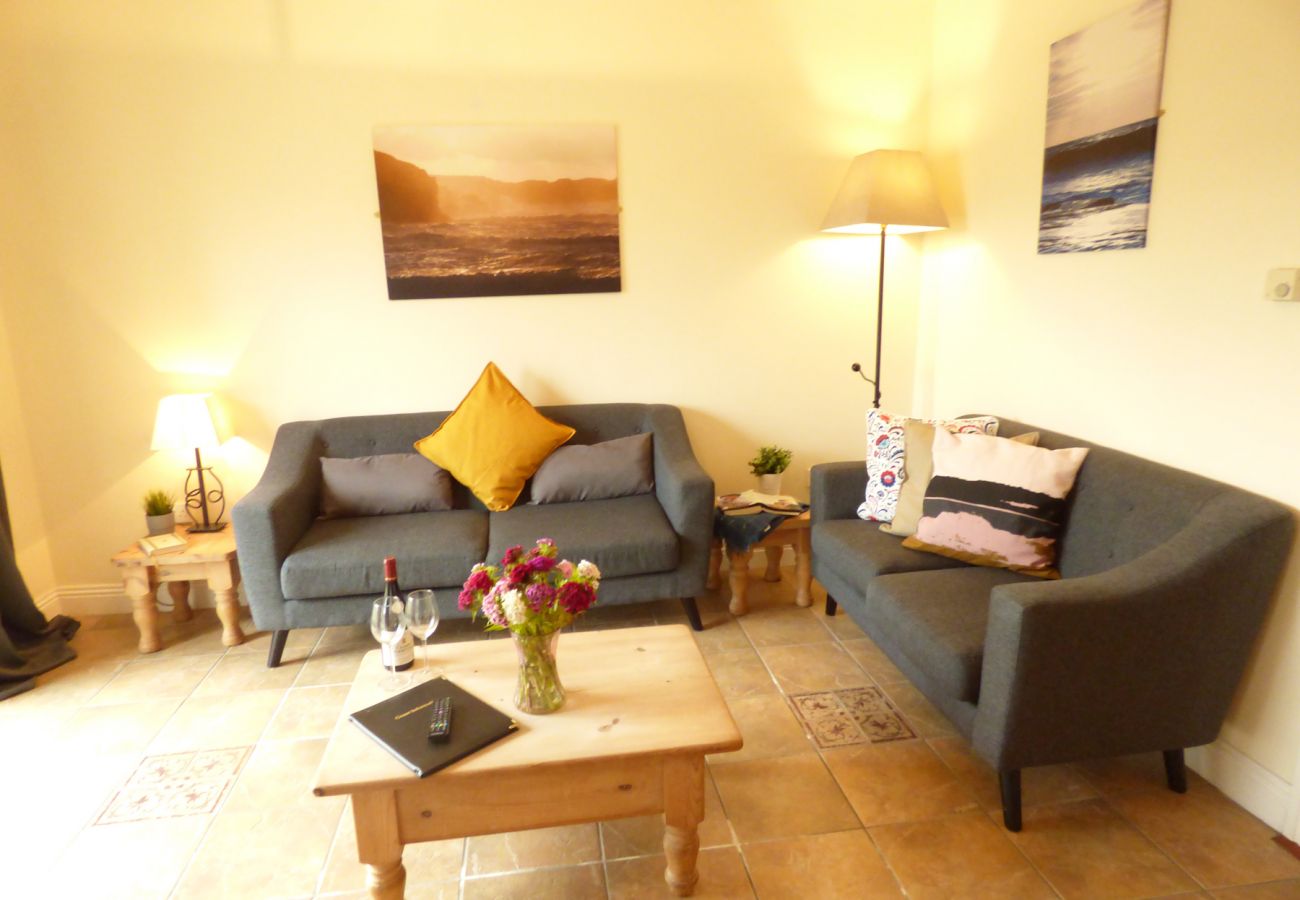 Kilkee Holiday Homes, Seaside Holiday Accommodation, Kilkee, County Clare, Ireland. Contemporary living room. 