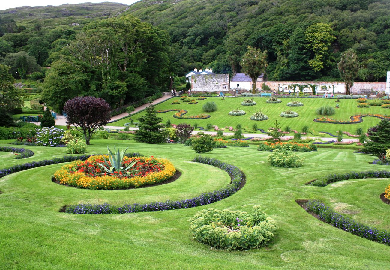 Kylemore Abbey, Connemara, Galway