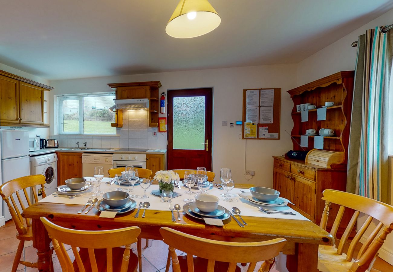 Ballybunion Holiday Cottage No. 27, Seaside Holiday Accommodation in Ballybunion, County Kerry