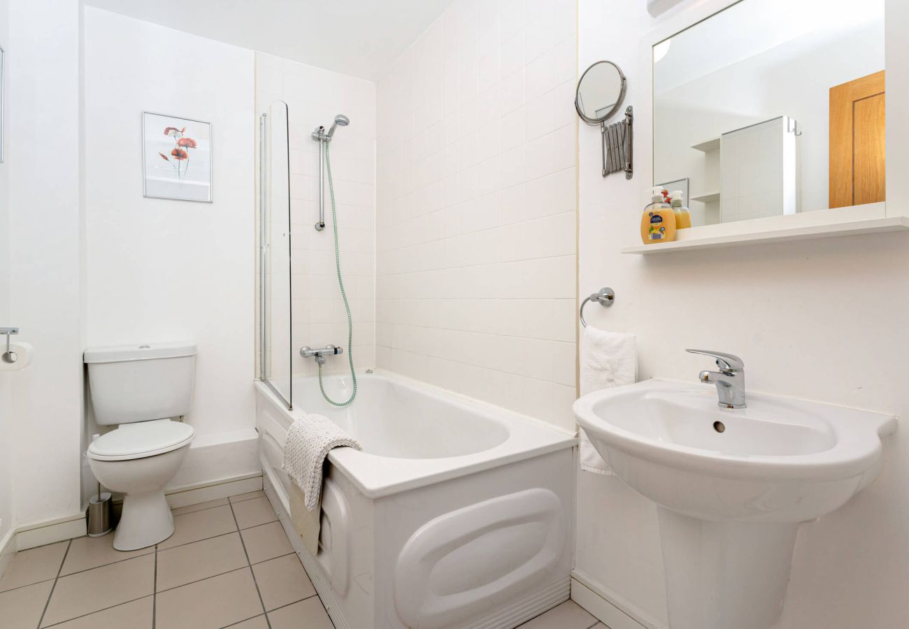 Bathroom area in Clifden Main Street Holiday Apartment, Clifden, Co. Galway, Connemara