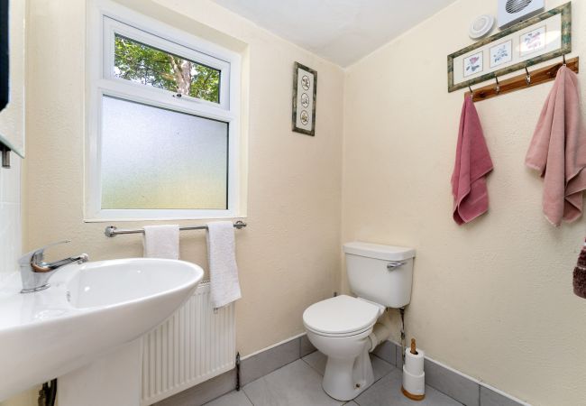 Bathroom in Leenane Holiday Cottage near Leenane, Co. Galway, Connemara 
