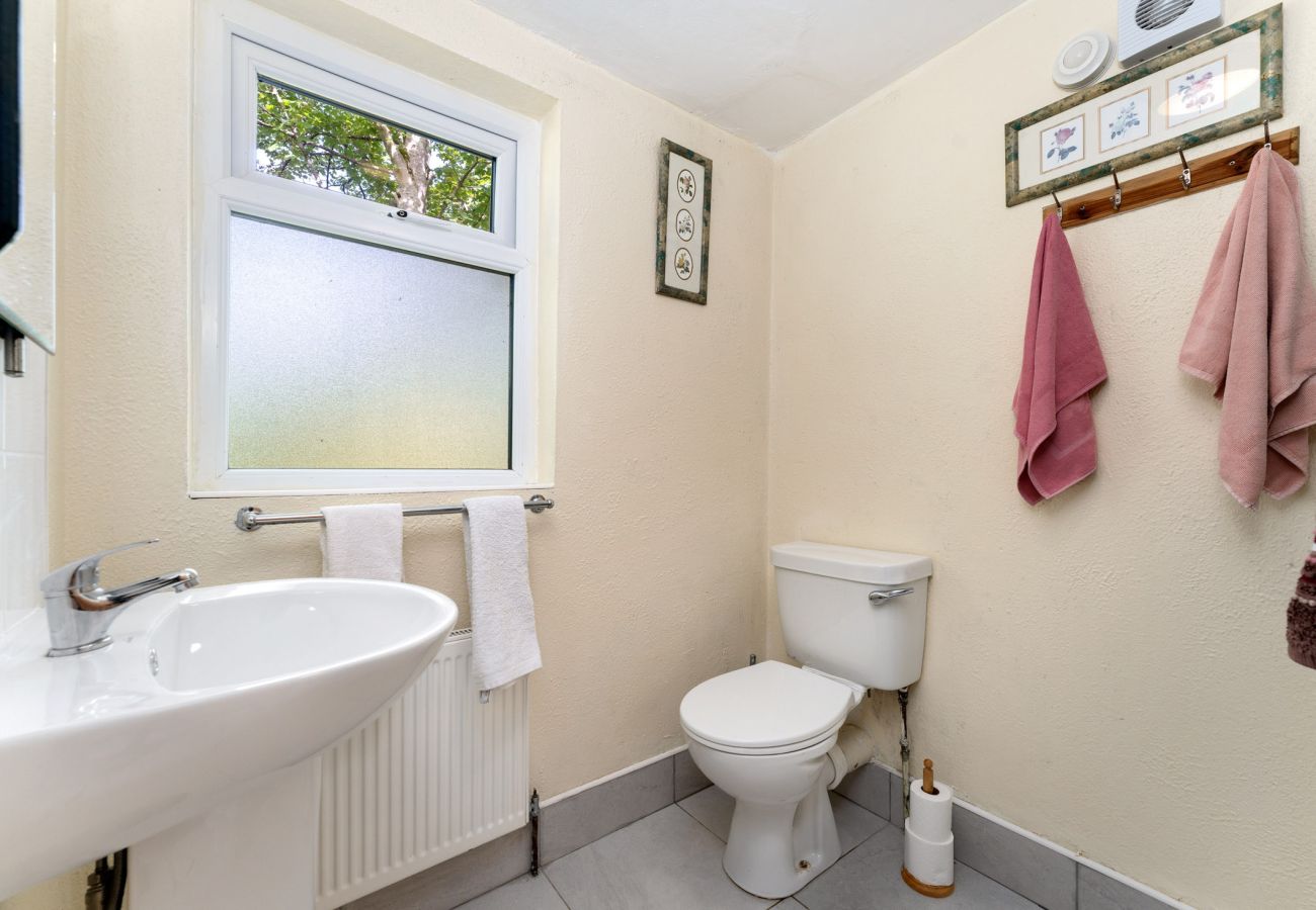 Bathroom in Leenane Holiday Cottage near Leenane, Co. Galway, Connemara 