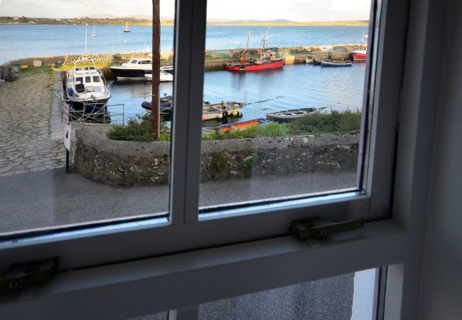 Sandy Heels Holiday Cottage, Harbour View Holiday Accommodation Available in Roundstone, County Galway, Ireland