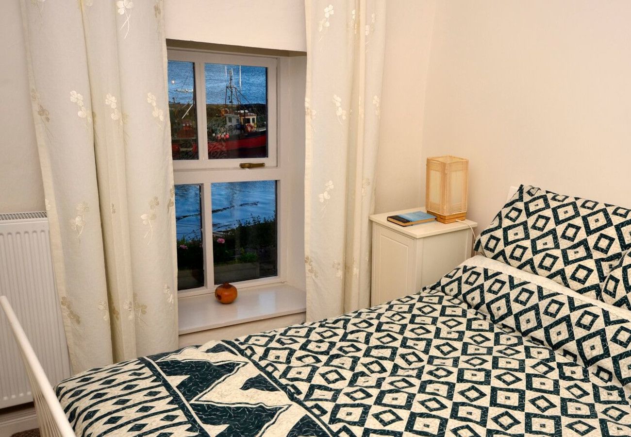 Sandy Heels Holiday Cottage, Harbour View Holiday Accommodation Available in Roundstone, County Galway, Ireland 