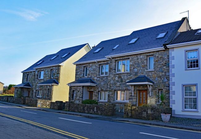 Cleggan Harbour Holiday Home No. 1, Coastal Holiday Accommodation in Cleggan, Connemara, County Galway