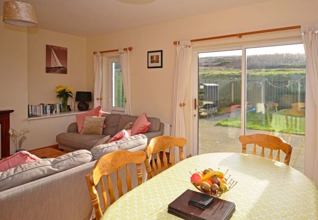 Cleggan Harbour Holiday Home No. 1, Coastal Holiday Accommodation in Cleggan, Connemara, County Galway