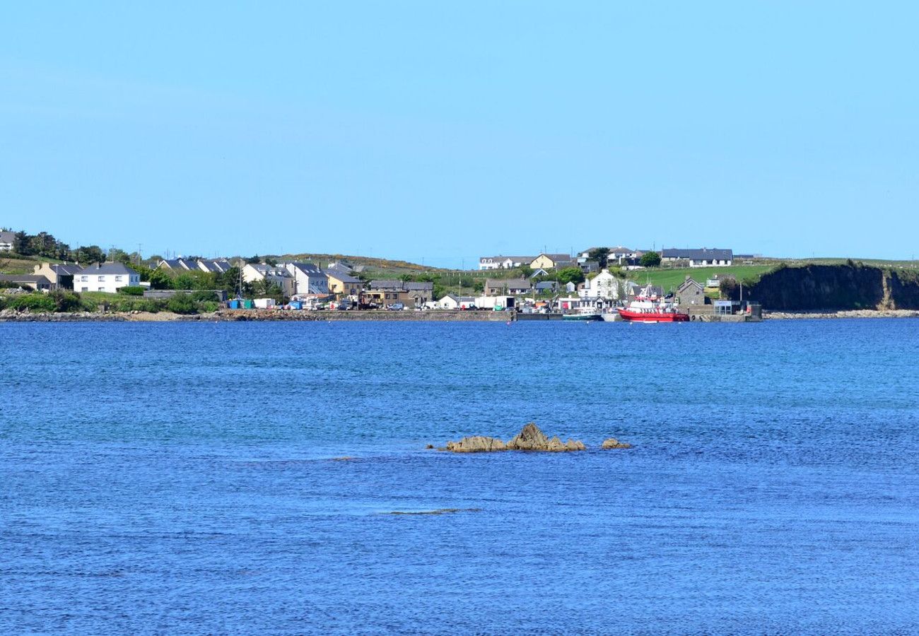 Cleggan Harbour Holiday Home No. 1, Coastal Holiday Accommodation in Cleggan, Connemara, County Galway