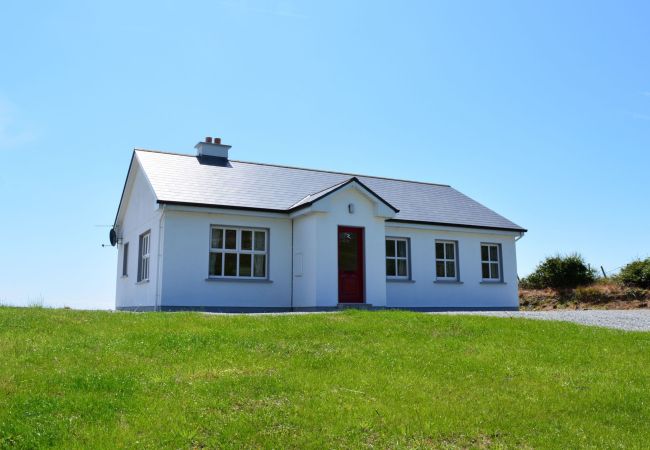 Clifden Sky Road Holiday Cottage, Coastal Holiday Accommodation Available near Clifden in Connemara, County Galway 