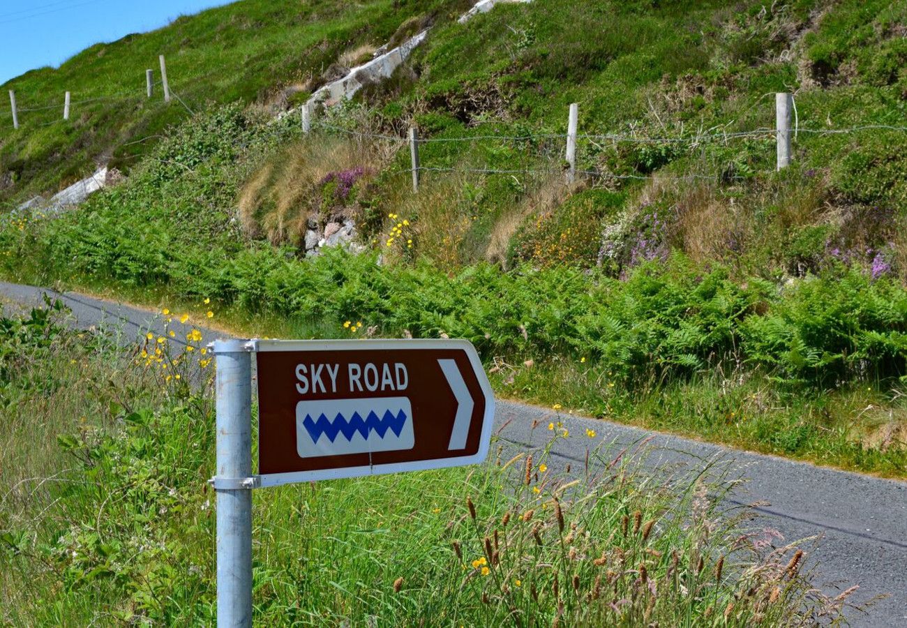 Clifden Sky Road Holiday Cottage, Coastal Holiday Accommodation Available near Clifden in Connemara, County Galway 