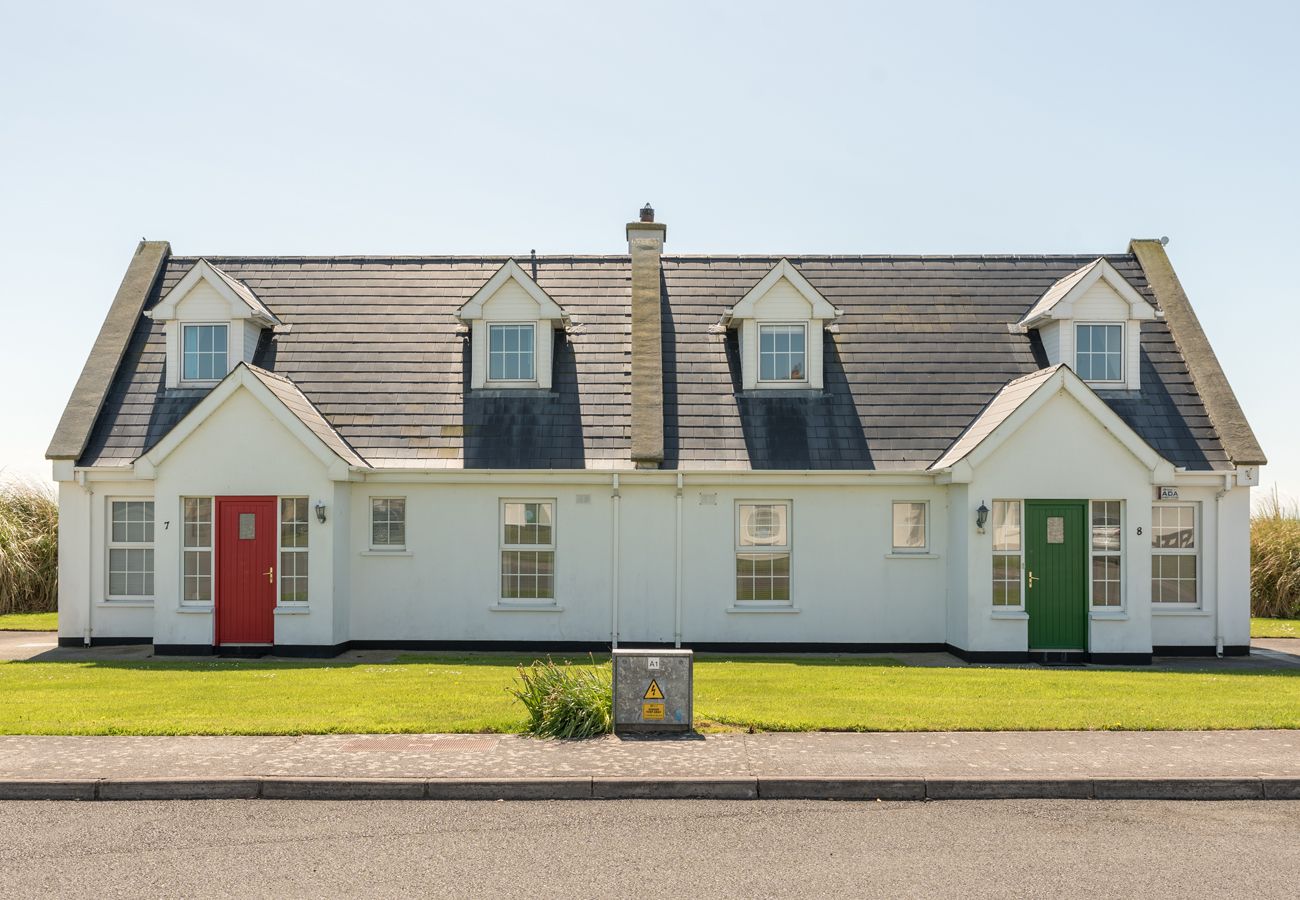 Ballybunion Holiday Cottage No. 7, Seaside Holiday Accommodation in Ballybunion, County Kerry