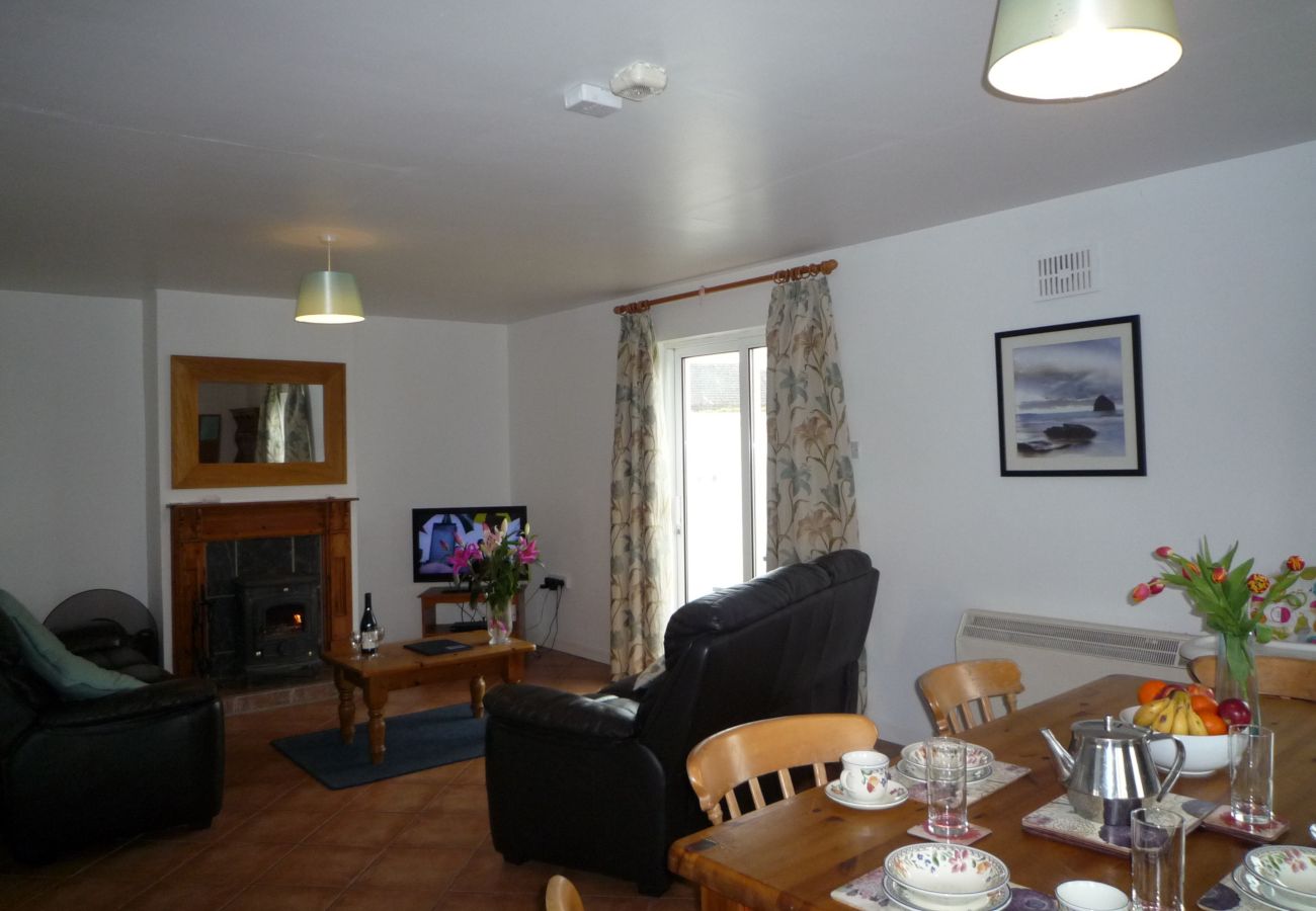 Ballybunion Holiday Cottage No. 4, Seaside Holiday Accommodation in Ballybunion, County Kerry