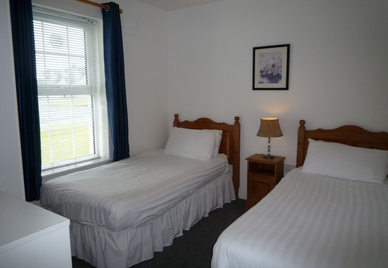 Ballybunion Holiday Cottage No. 4, Seaside Holiday Accommodation in Ballybunion, County Kerry