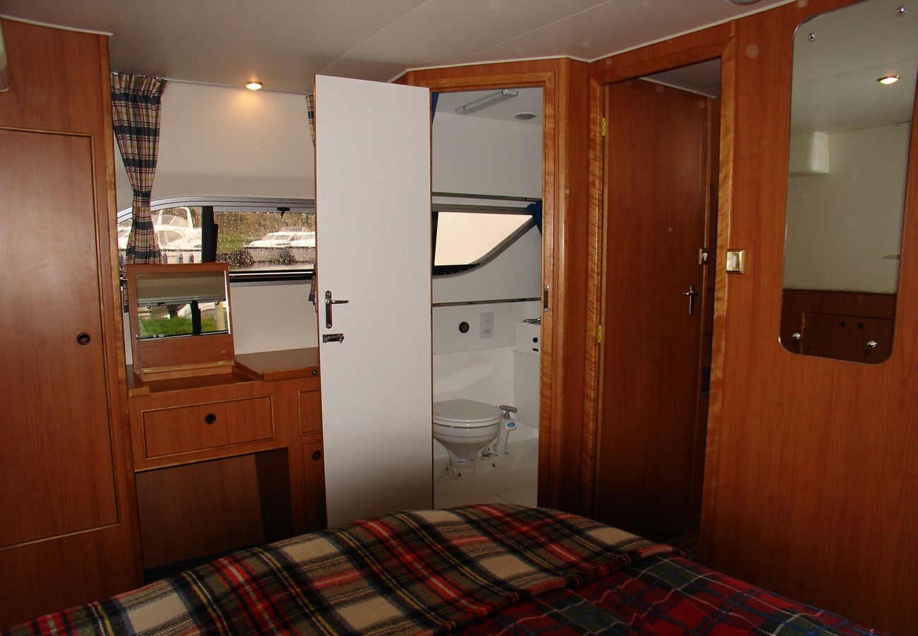 Boating Holiday in Northern Ireland Manor Marine Noble Chief 4/6 Berth Lough Erne Co. Fermanagh