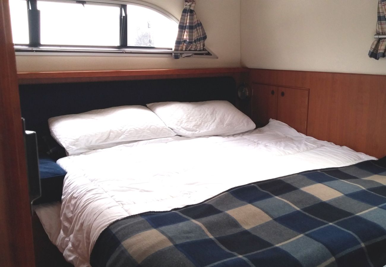 Boating Holiday in Northern Ireland Manor Marine Noble Chief 4/6 Berth Lough Erne Co. Fermanagh