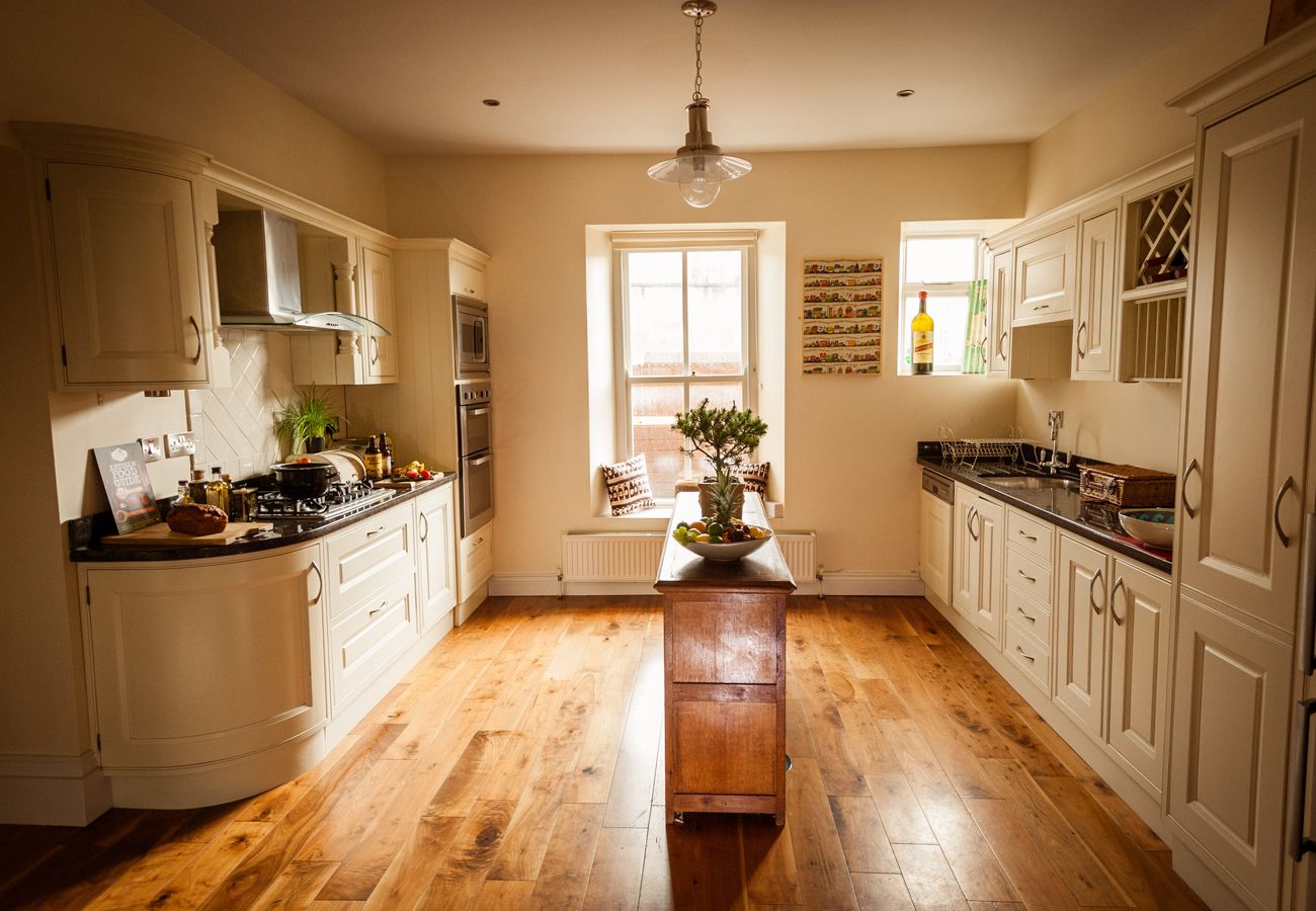 14 Wolfe Tone Square, A Large Self Catering Holiday Home in Bantry, County Cork