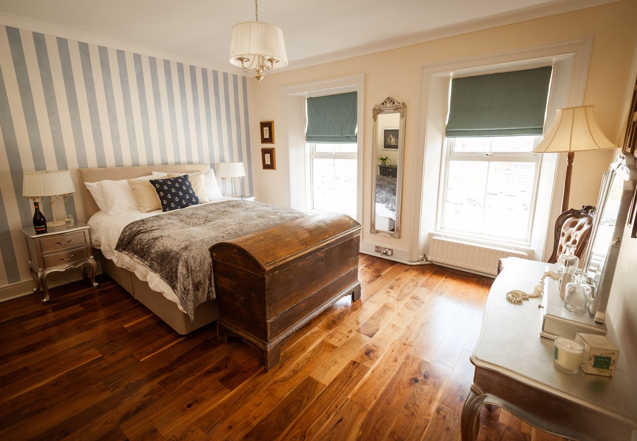 14 Wolfe Tone Square, A Large Self Catering Holiday Home in Bantry, County Cork