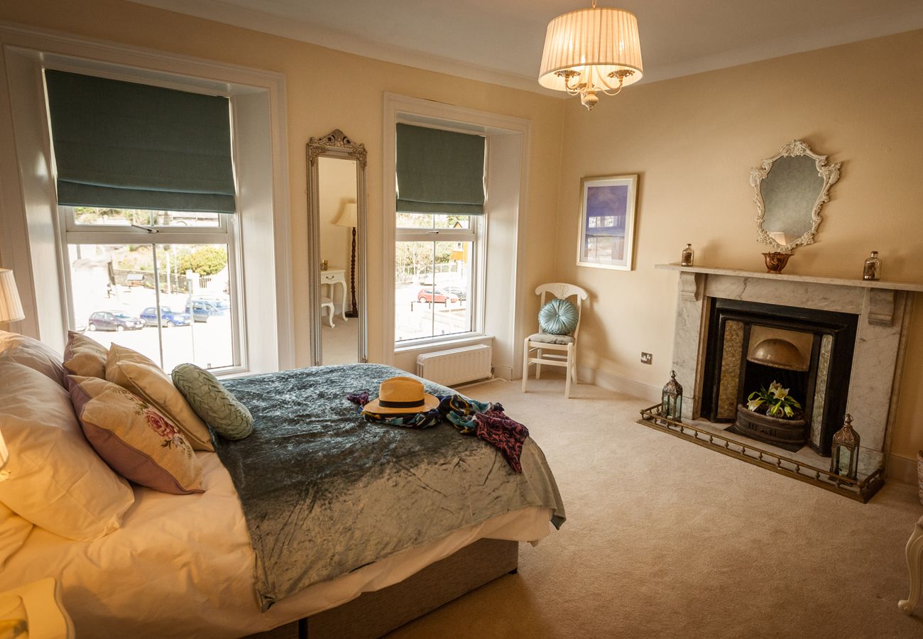 14 Wolfe Tone Square, A Large Self Catering Holiday Home in Bantry, County Cork