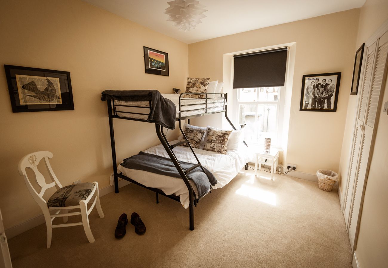 14 Wolfe Tone Square, A Large Self Catering Holiday Home in Bantry, County Cork