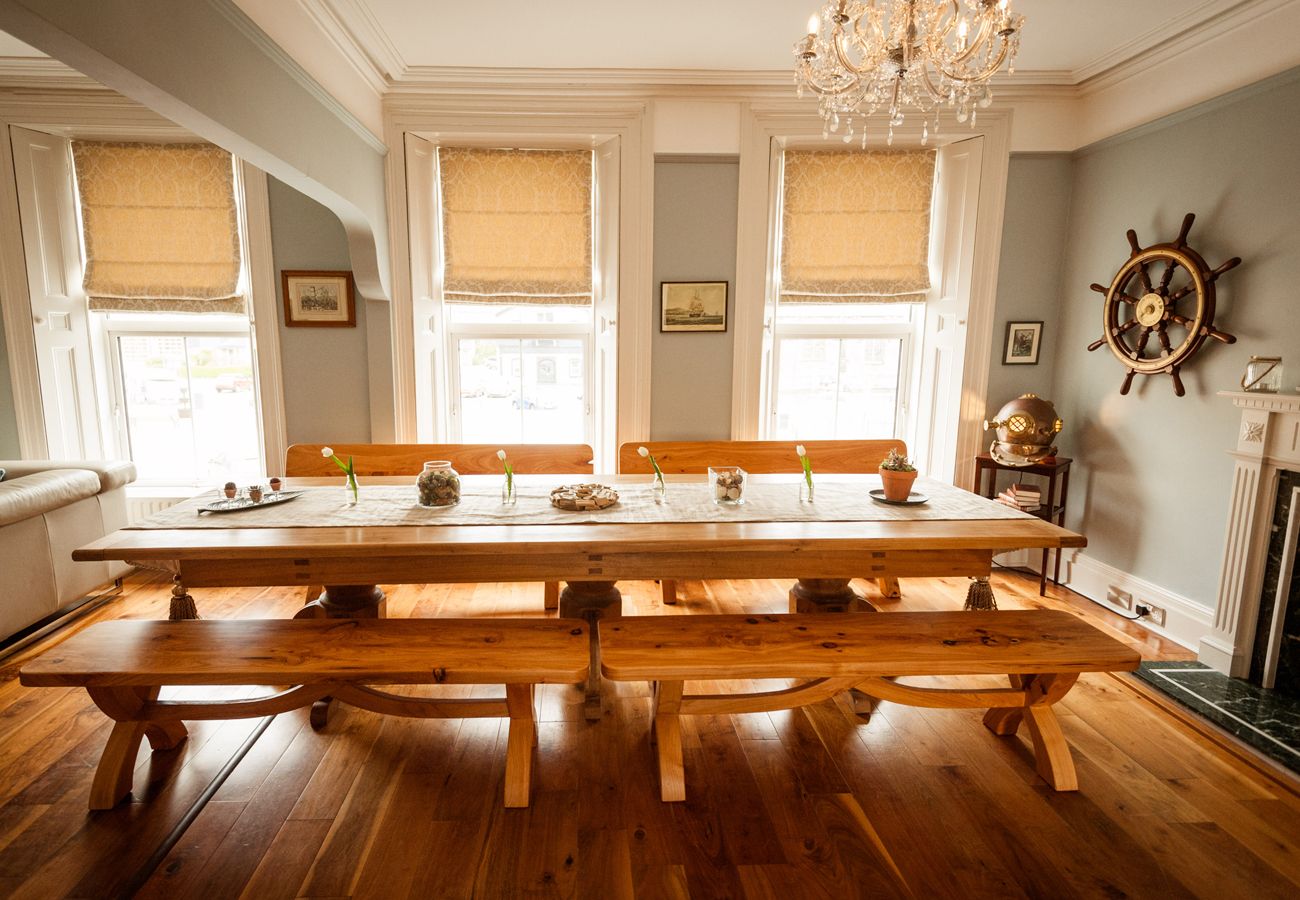 14 Wolfe Tone Square, A Large Self Catering Holiday Home in Bantry, County Cork