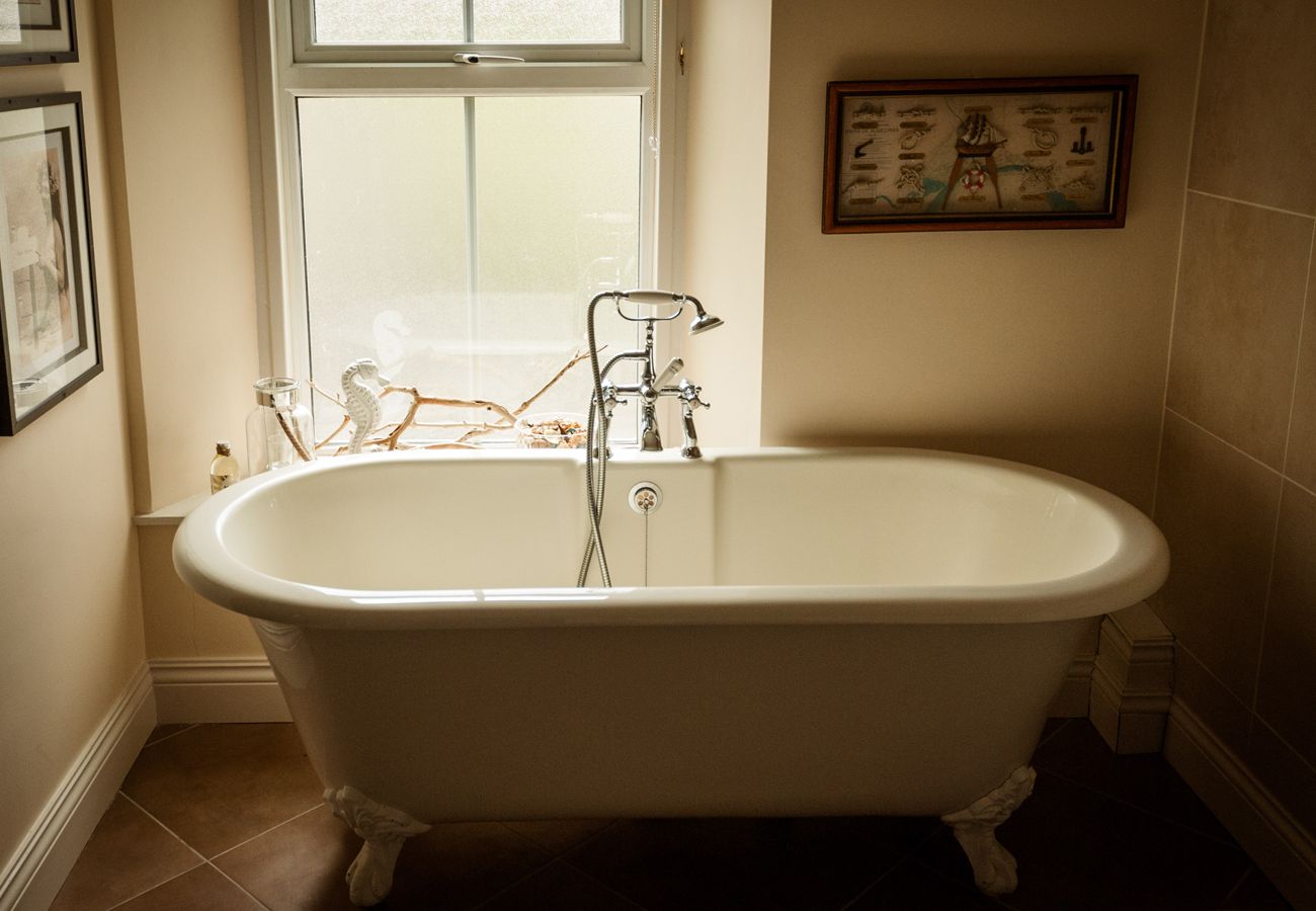 14 Wolfe Tone Square, A Large Self Catering Holiday Home in Bantry, County Cork