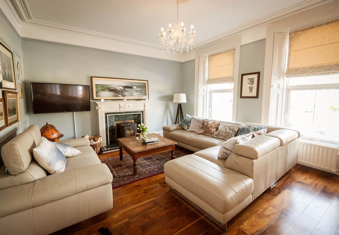 14 Wolfe Tone Square, A Large Self Catering Holiday Home in Bantry, County Cork