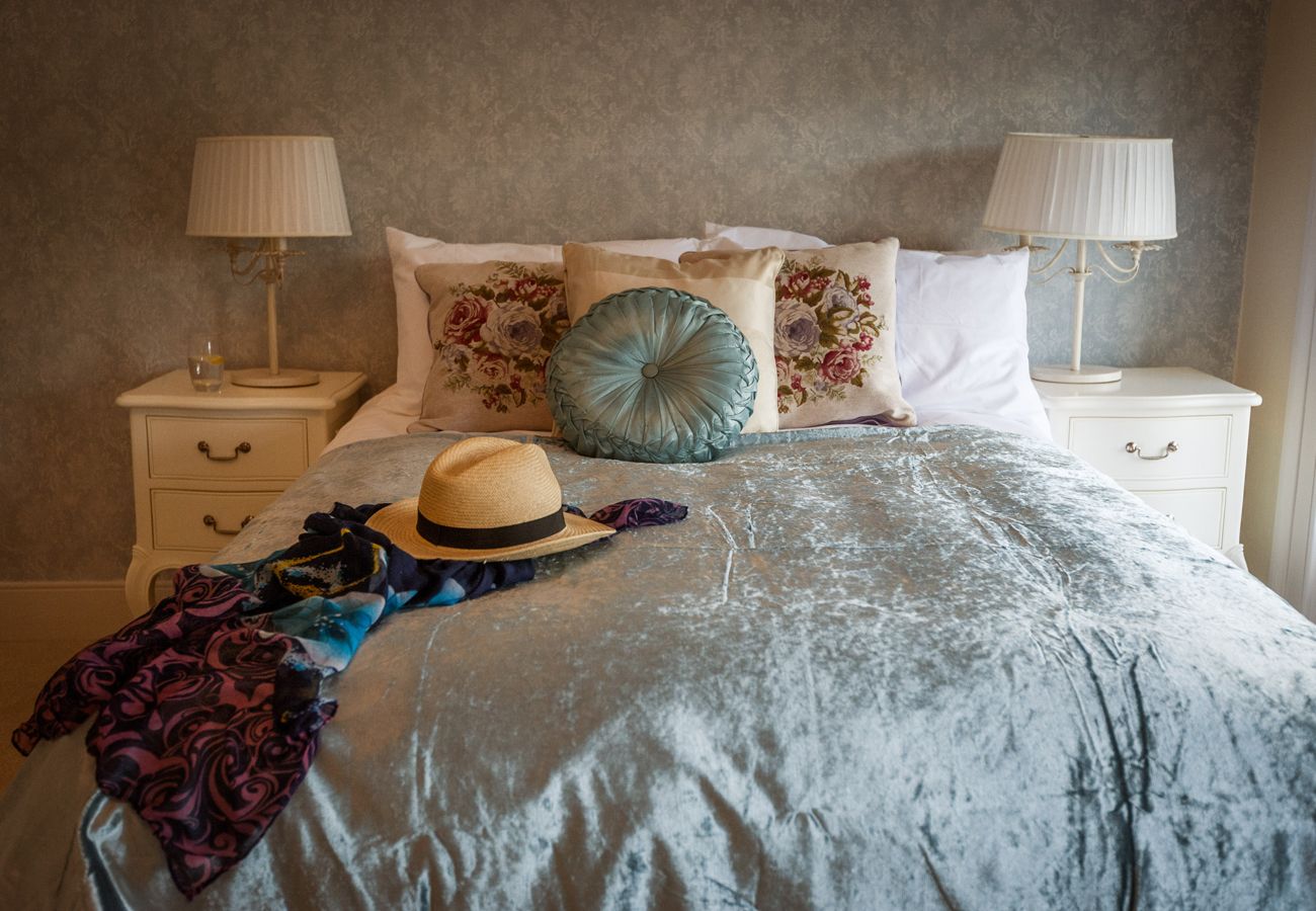 14 Wolfe Tone Square, A Large Self Catering Holiday Home in Bantry, County Cork