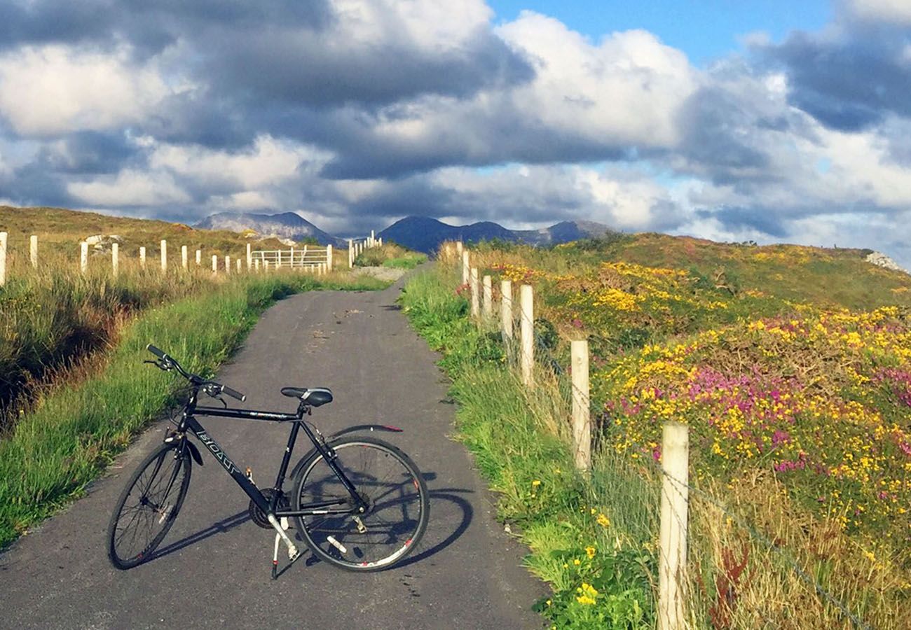 Owenglin River Cottage, Large Holiday Cottage in Connemara, County Galway