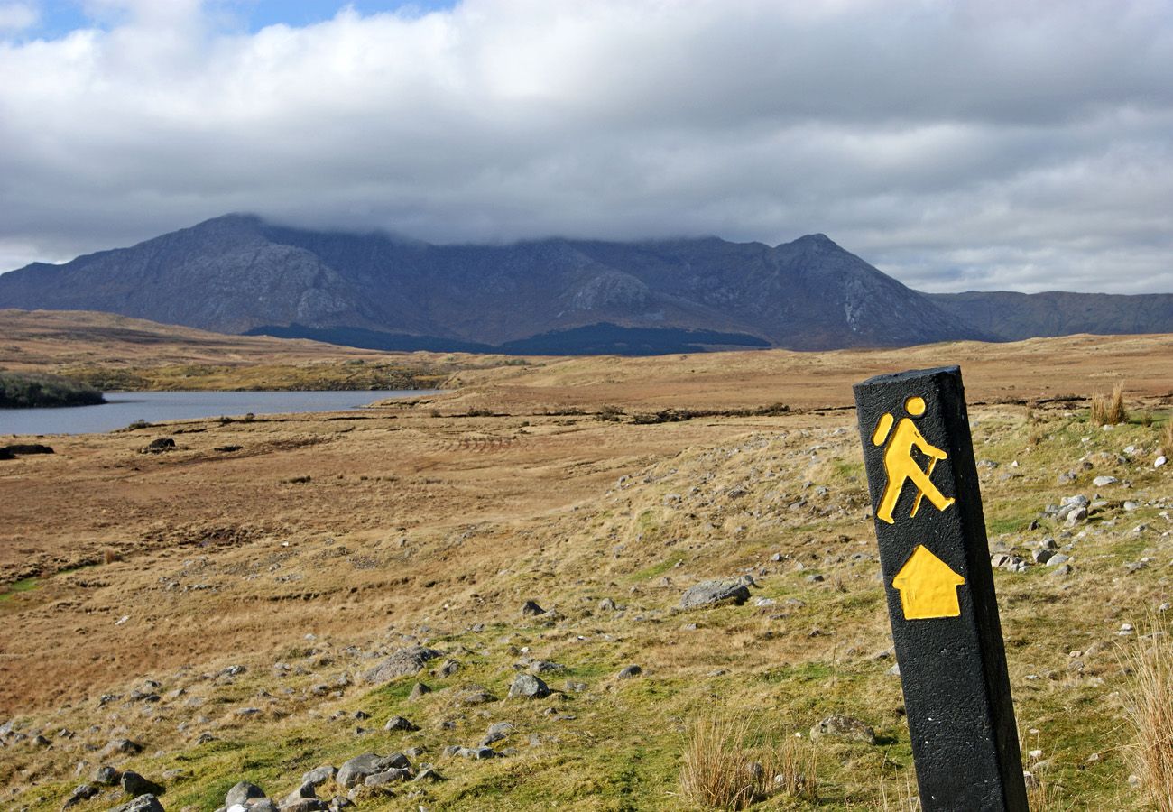 Oughterard Holiday Cottage, Pretty Holiday Cottage in Oughterard Connemara, County Galway