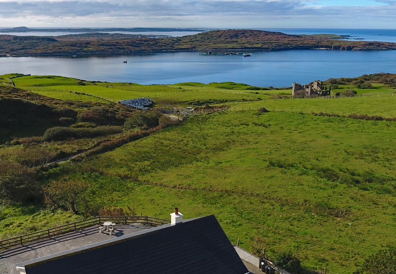 Exterior and garden of Sky Road Holiday Home located on the scenic Sky Road is a large coastal proeprty sleeping 10, close to the vibrant town of Clif