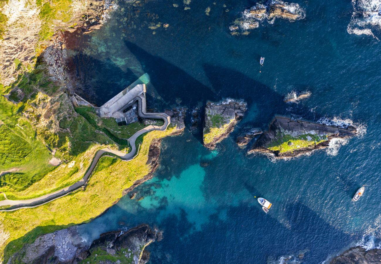 Residence in Dingle - Dingle Harbour Cottages (3 Bed - Sleeps 7)